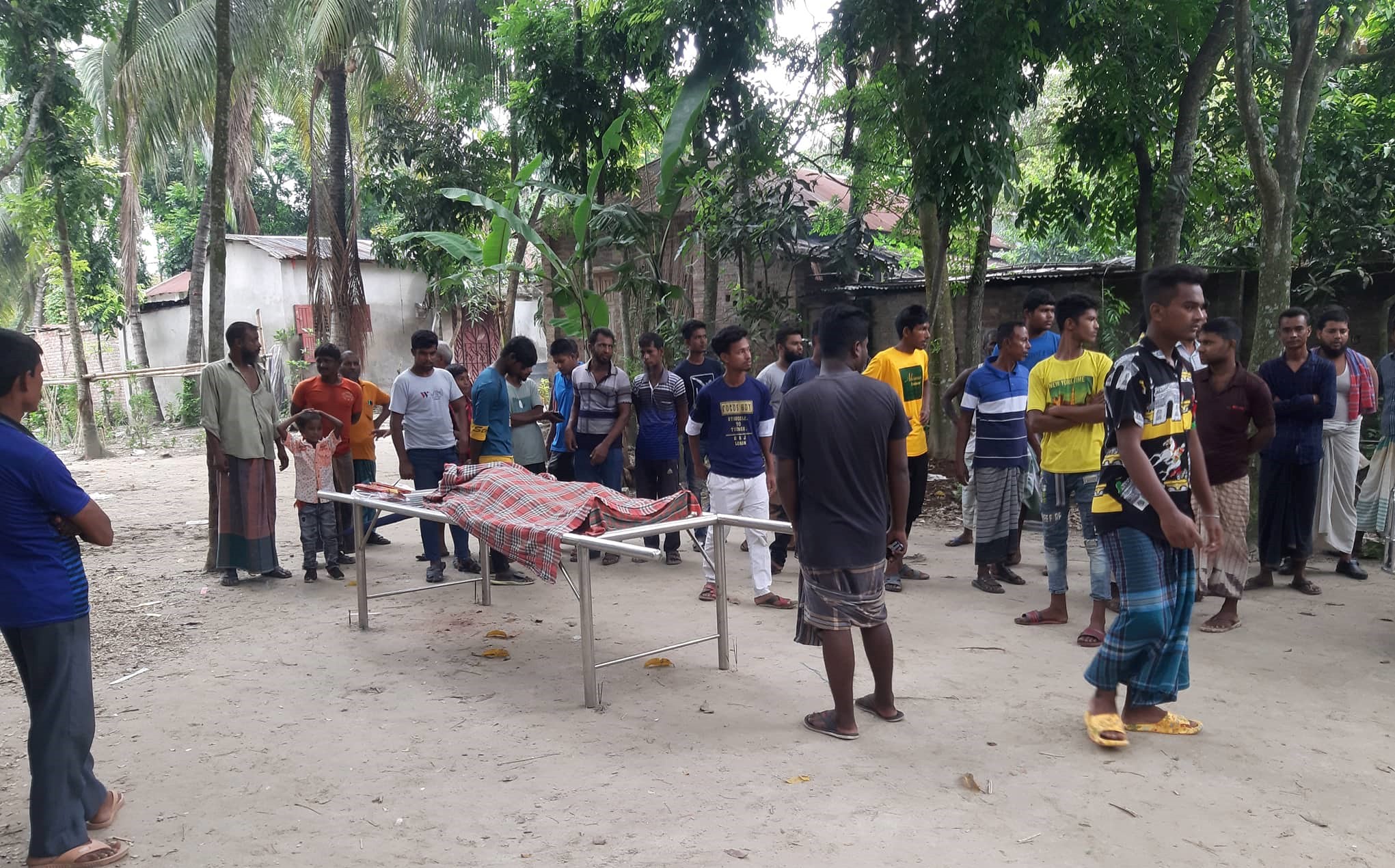 নুরসাদের মরদেহ পড়ে ছিল রেল লাইনের ধারে