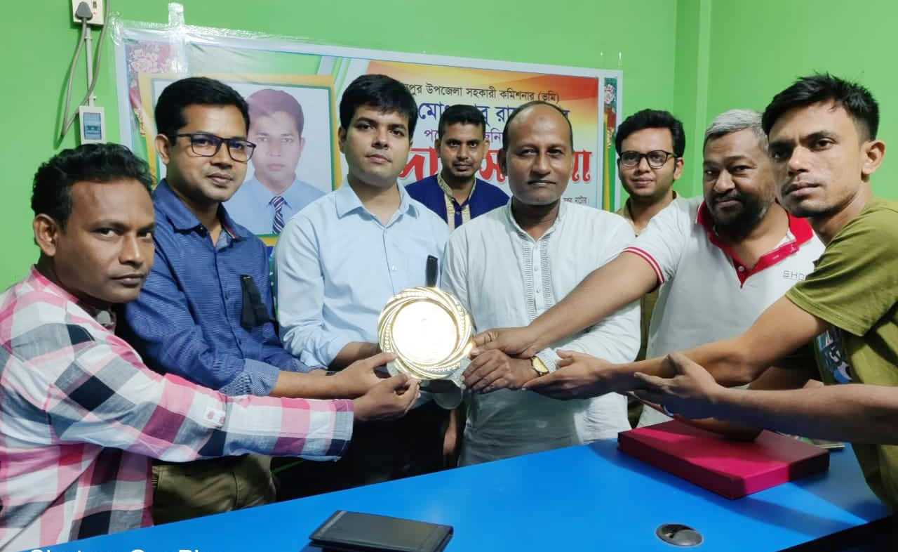 গুরুদাসপুরে সহকারী কমিশনারের বিদায় সম্বর্ধনা