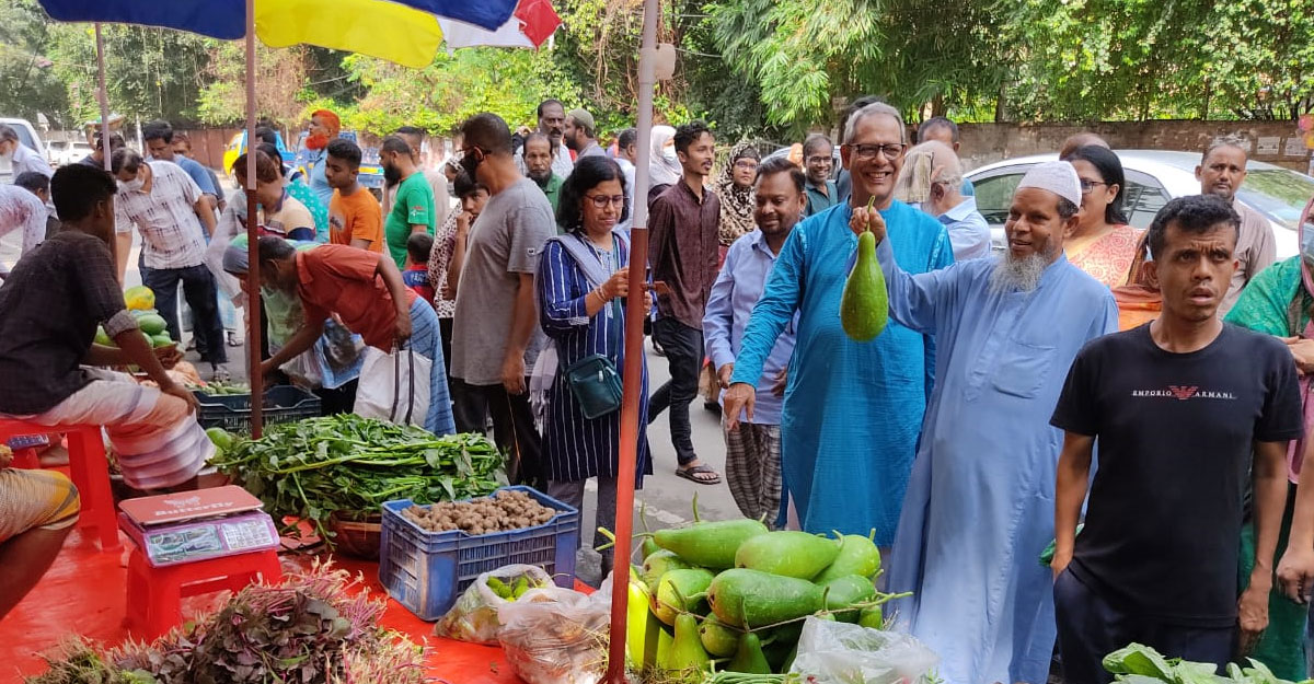 ইস্কাটন গার্ডেন রোডে চালু হলো এলাকাভিত্তিক কৃষকের বাজার