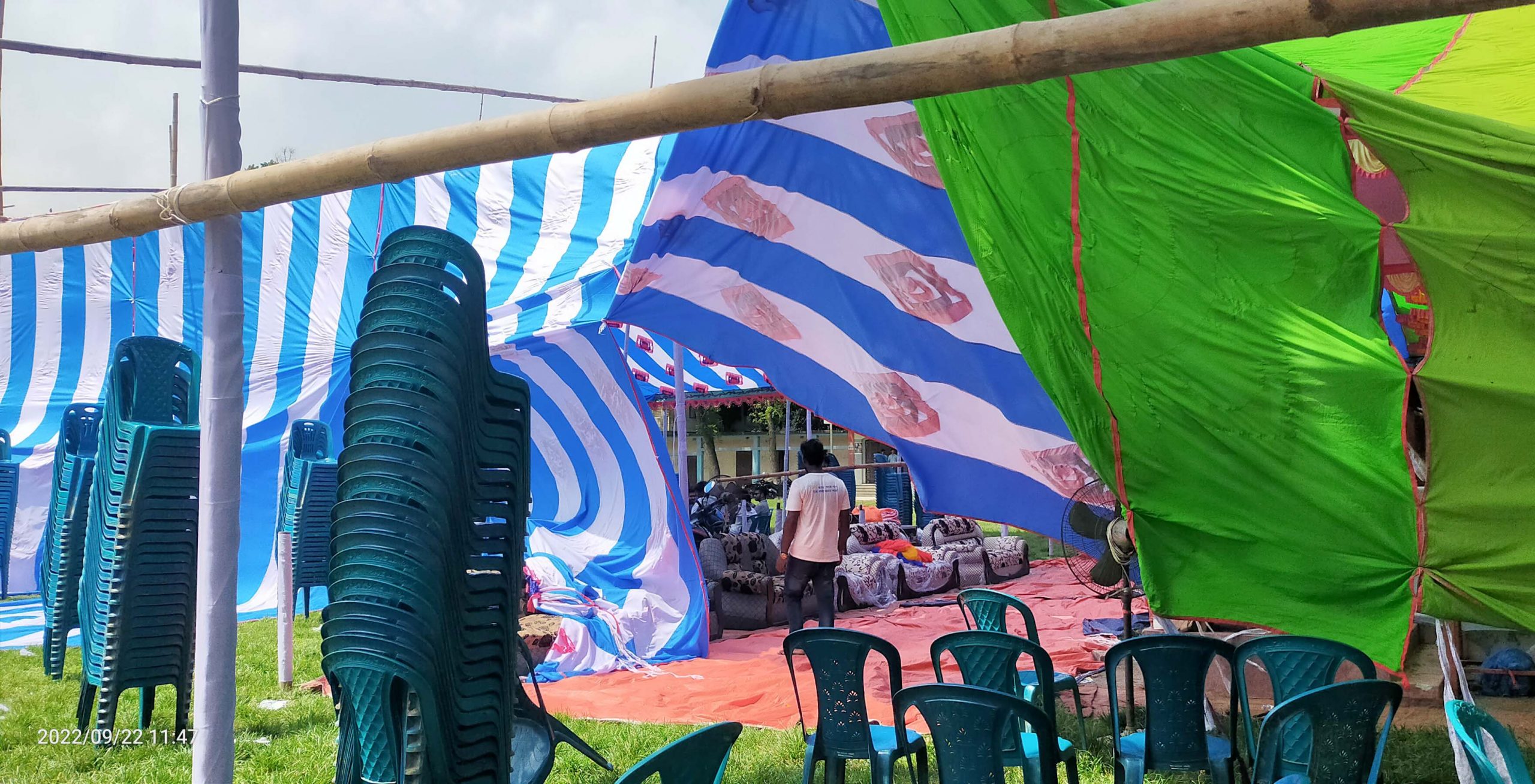 ব্যানারে বঙ্গবন্ধু ও প্রধানমন্ত্রীর ছবি না থাকায় এমপি’র অনুষ্ঠান বয়কট