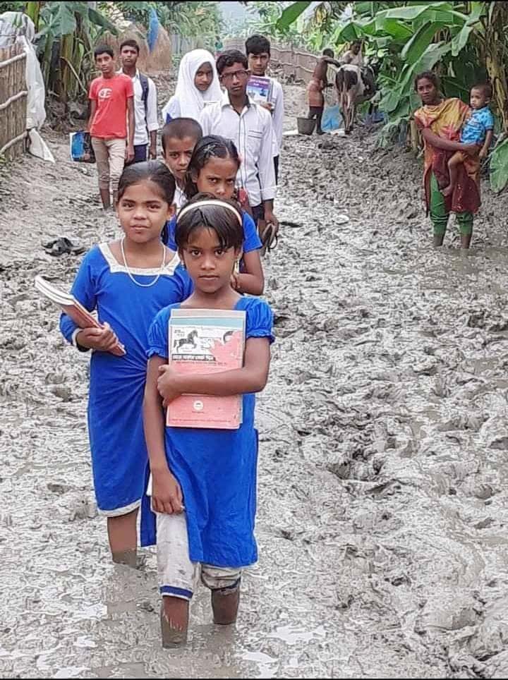 আর কত দুর্ভোগ পোহালে কাঁচা সড়ক পাকা হবে?