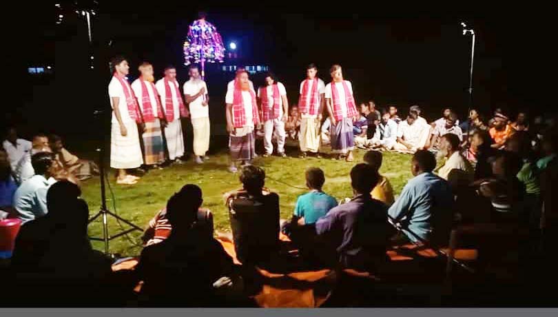 গুরুদাসপুরে বিলুপ্তপ্রায় জাগ গানের আসরে গনমাধ্যম ইন্সটিটিউট