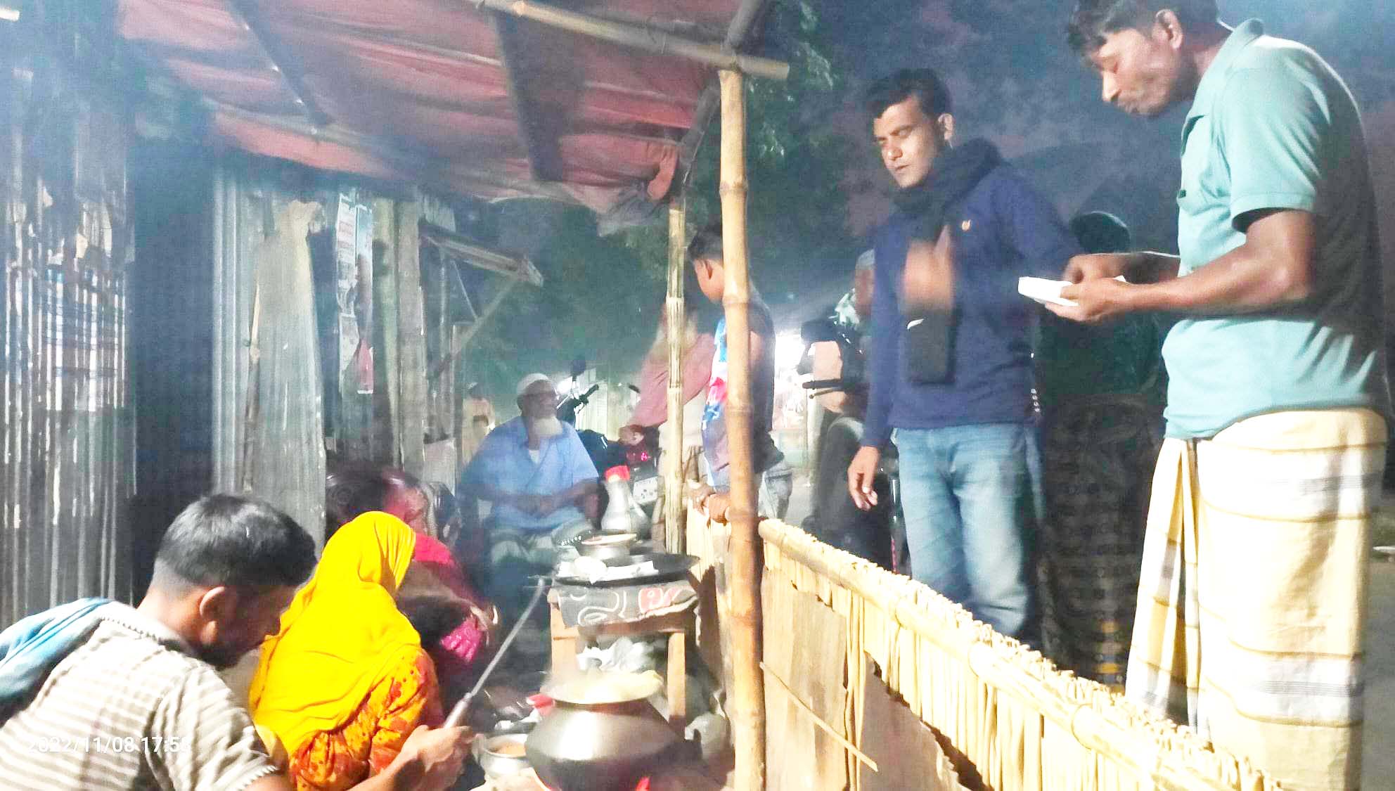 শীতের পিঠায় সচল আনেছার সংসার