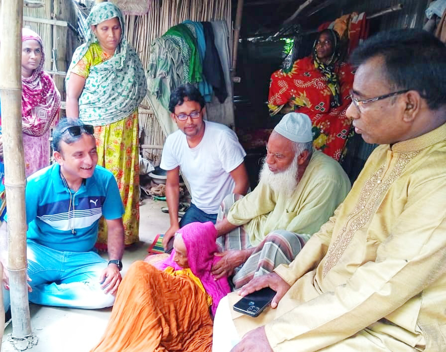 পলিথিনের ছাউনিতে থাকা মায়ের কাছে ফিরলো সেই কোটিপতি ছেলে