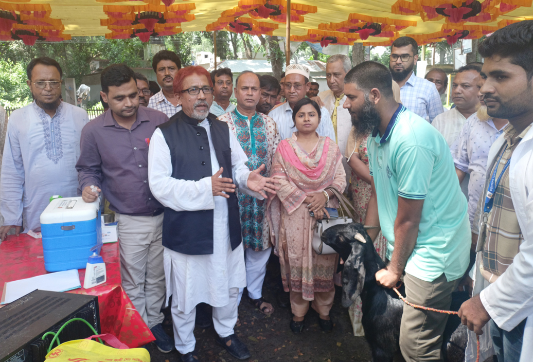 গুরুদাসপুরকে পিপিআর রোগমুক্ত করতে একলক্ষ ছাগল-ভেড়া টিকায় আওতায়