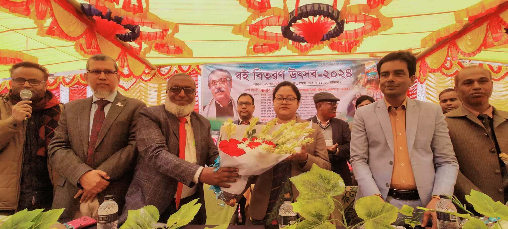 গুরুদাসপুরে ৪৮ হাজার শিক্ষার্থী পেলে নতুন বইয়ের ঘ্রান