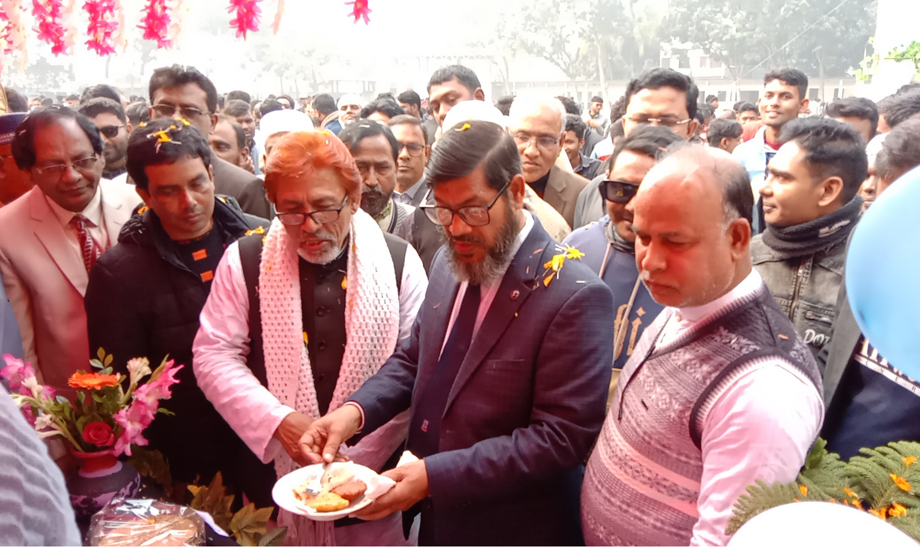 গুরুদাসপুরে পিঠা উৎসবে মুখরিত কলেজ চত্তর