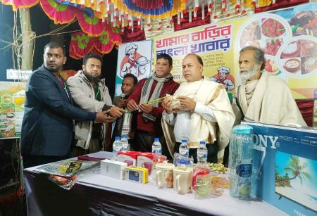 গুরুদাসপুরে বাংলা খাবার রেষ্টুরেন্টের উদ্বোধন