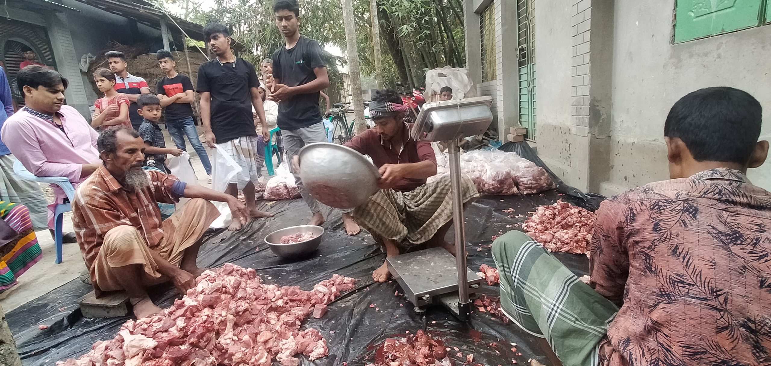 গুরুদাসপুরে ঈদে মাংশের চাহিদা মেটাচ্ছে‘গোশত সমিতি’