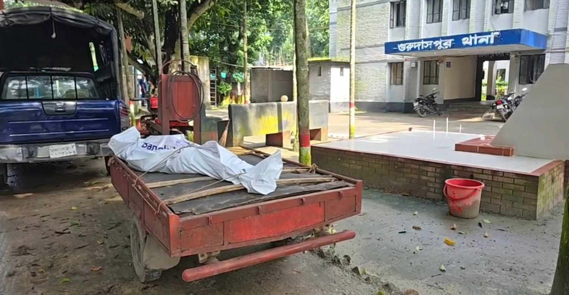 গুরুদাসপুরে ডাকাতি কাজে বাধা দেয়ায় গৃহকর্তা খুন-আটক ৩