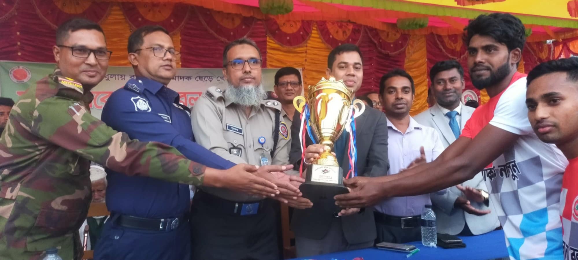 গুরুদাসপুরে মাদক বিরোধী ফুটবল খেলা অনুষ্ঠিত