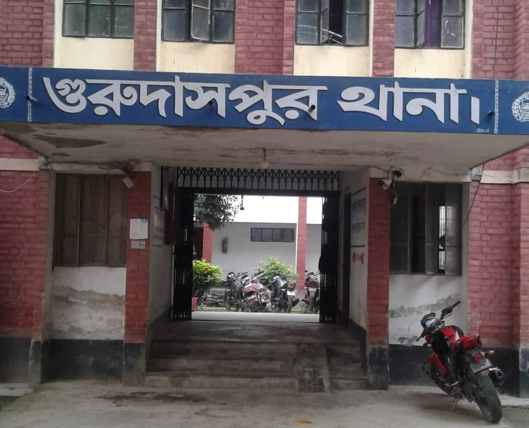 সংবাদের শিরোনাম হওয়া গুরুদাসপুরের সমালোচিত ওসি প্রত্যাহার