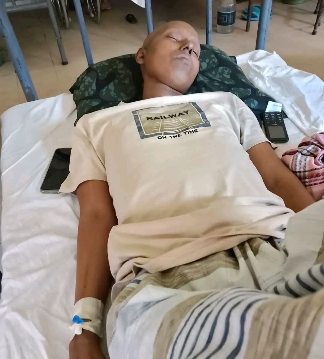 হাড়ক্যান্সারে আক্রান্ত রাবি শিক্ষার্থী সুমনের বাঁচার আকুতি