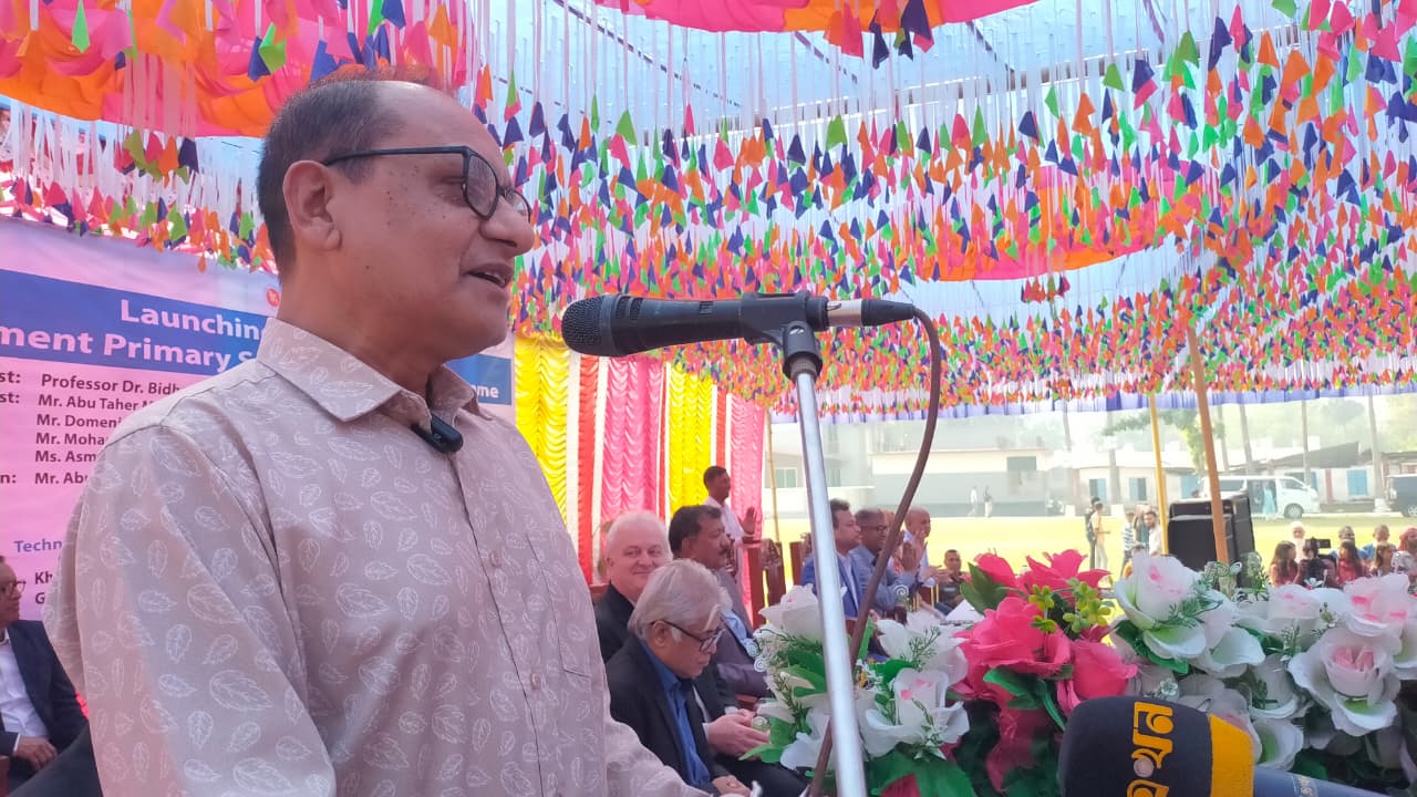 গুরুদাসপুর থেকে প্রাথমিকের ‘স্কুল ফিডিং’ কার্যক্রম উদ্বোধন