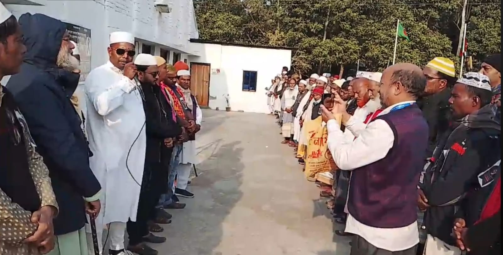গুরুদাসপুরে বেগম খালেদা জিয়ার গায়েবানা জানাজা অনুষ্ঠিত