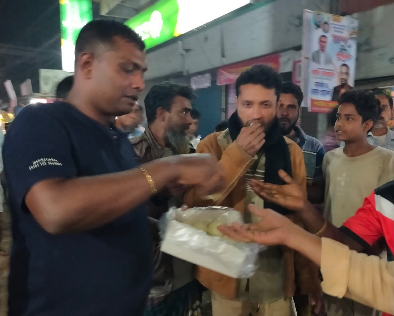 দুলু সংসদের হুইপ নিযুক্তে গুরুদাসপুরে আনন্দ মিছিল ও মিষ্টি বিতরণ