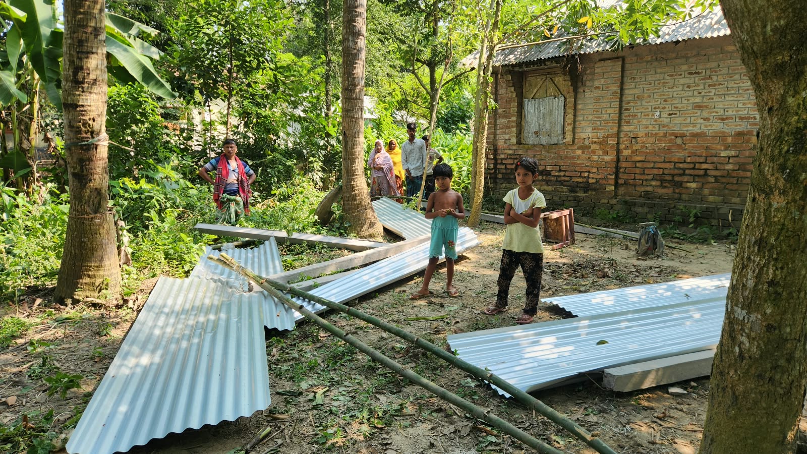 গুরুদাসপুরে জমির বিরোধে বৃদ্ধাকে পিটিয়ে যখম